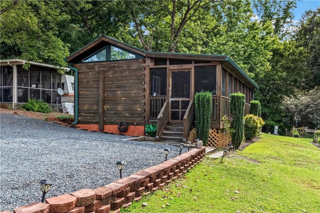 169 Marina Drive, New London NC 28127