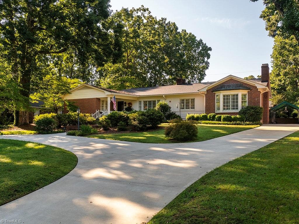 Beautiful Circular Drive - 2216 Canterbury Drive, Burlington NC 27215, Burlington