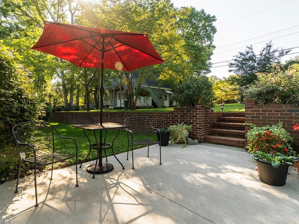 Enjoy Privacy! - 2216 Canterbury Drive, Burlington NC 27215, Burlington