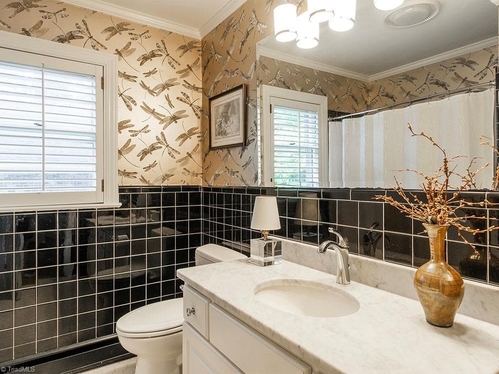 Tiled Hall bath - 2216 Canterbury Drive, Burlington NC 27215, Burlington