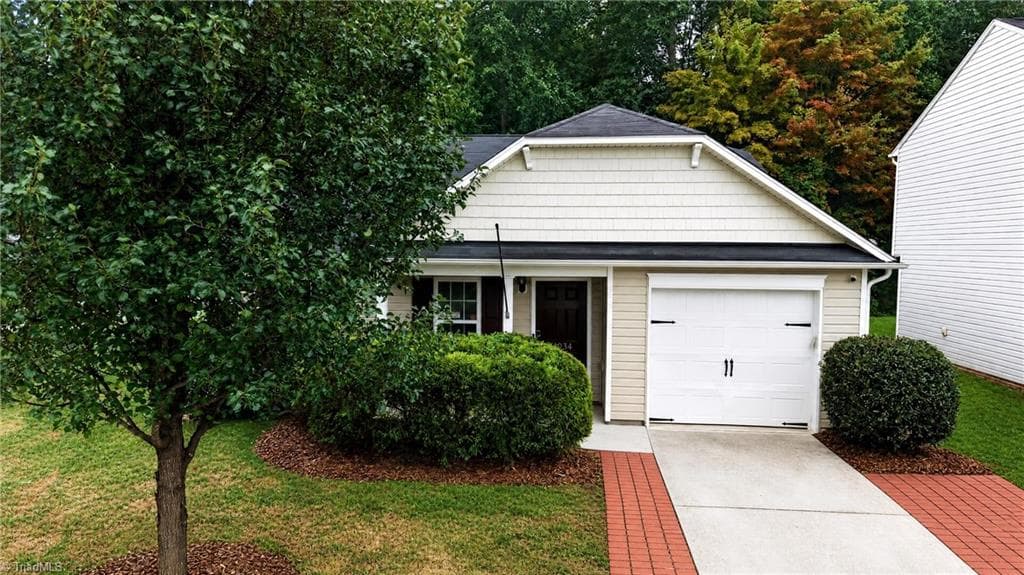 Stick/Site Built at 3034 Desmond Woods Drive, Greensboro NC 27405, photo 2 of 39