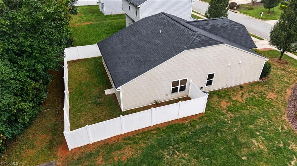 Stick/Site Built at 3034 Desmond Woods Drive, Greensboro NC 27405, photo 36 of 39