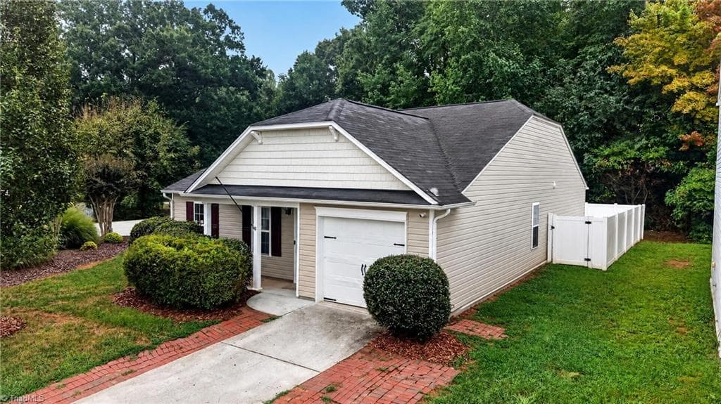 3034 Desmond Woods Drive, Greensboro NC 27405