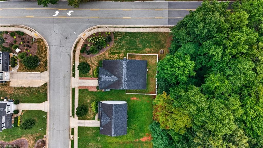 Stick/Site Built at 3034 Desmond Woods Drive, Greensboro NC 27405, photo 38 of 39