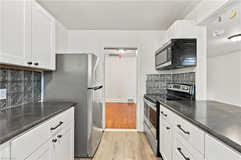 Stick/Site Built at 5038 Pinewood Drive, Winston-Salem NC 27106, Winston-Salem, photo 10 of 31
