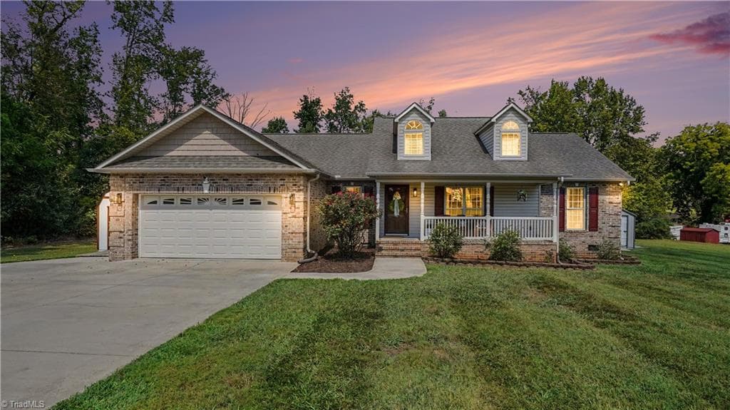 Stick/Site Built at 504 Evergreen Trail, Thomasville NC 27360, photo 2 of 40