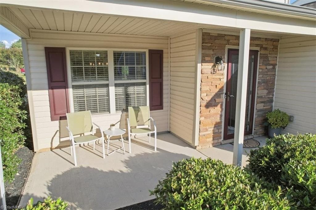 Stick/Site Built at 4562 Westhill Place, Kernersville NC 27284, photo 3 of 44