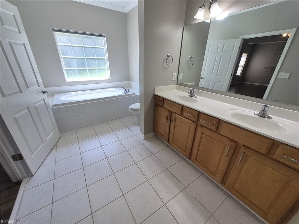 Stick/Site Built at 4061 Fountain Grove Drive, High Point NC 27265, photo 14 of 26