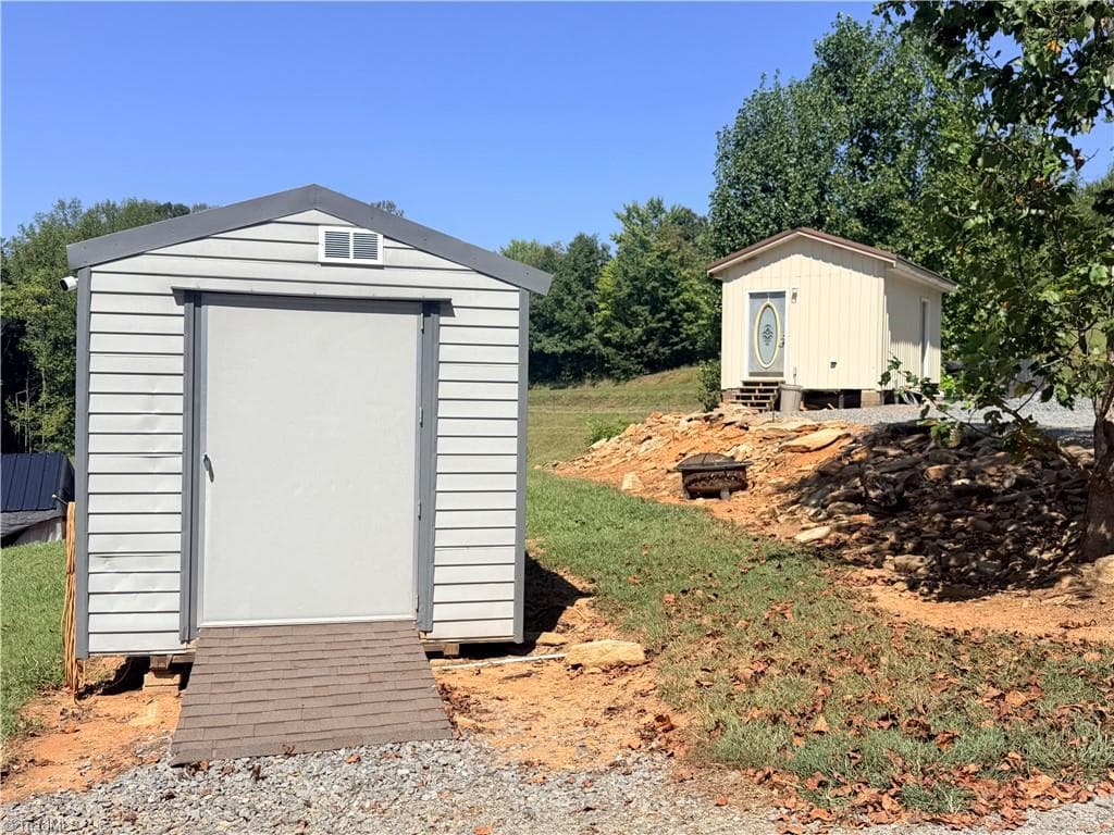Single Family Residence at 3933 Simmons Patton Road, Jonesville NC 28642, Jonesville, photo 13 of 50