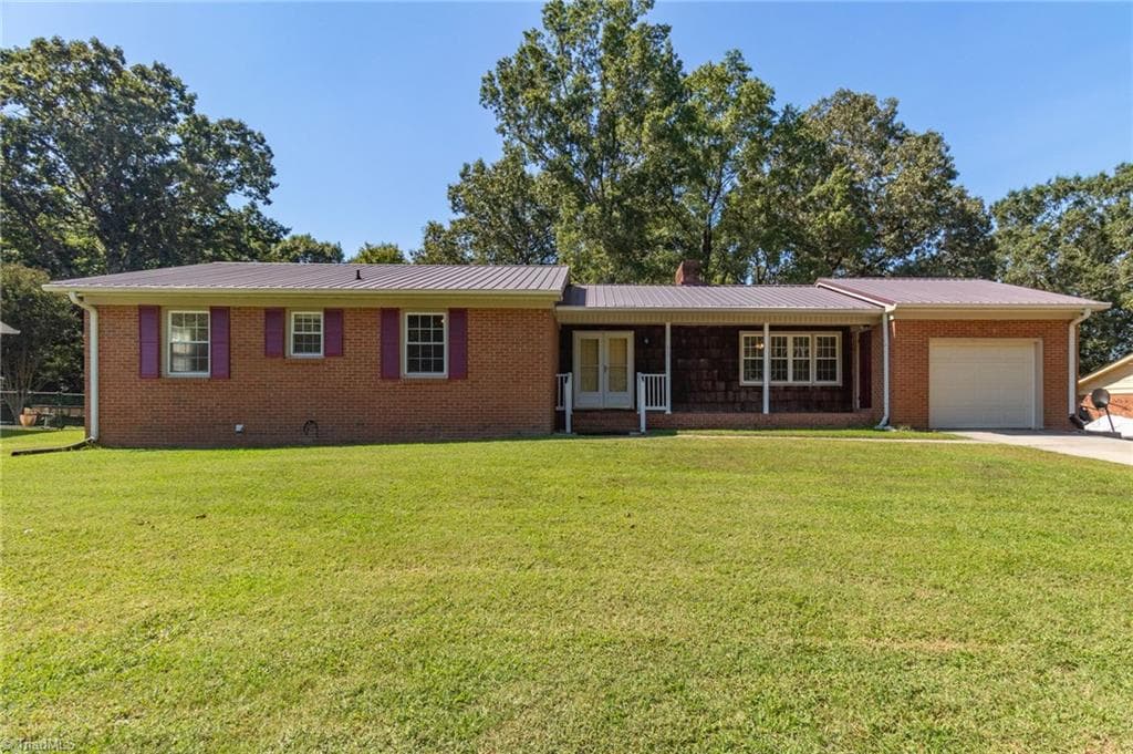 Stick/Site Built at 115 Monroe Drive, Lexington NC 27292, photo 3 of 33