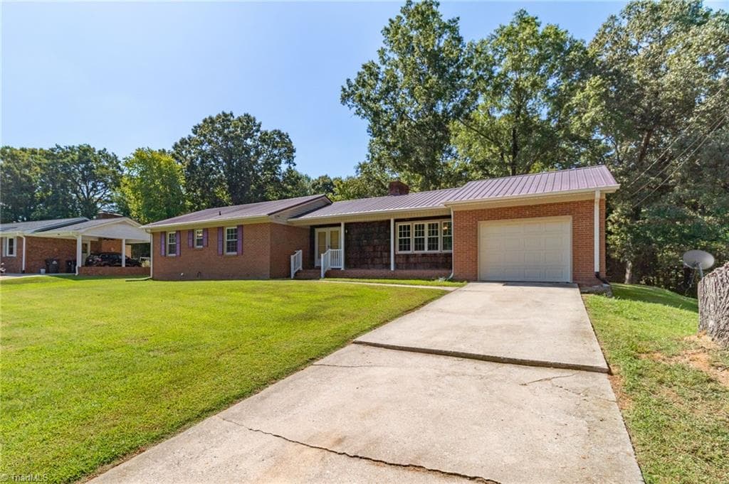 Stick/Site Built at 115 Monroe Drive, Lexington NC 27292, photo 4 of 33