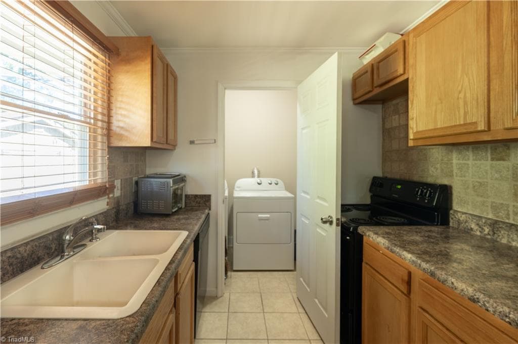 Stick/Site Built at 3006 Saxon Place, Greensboro NC 27406, photo 10 of 26