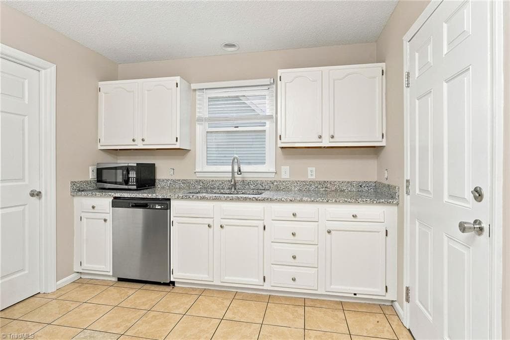 Stick/Site Built at 205 Lorraine Drive, Winston-Salem NC 27107, Winston-Salem, photo 7 of 22