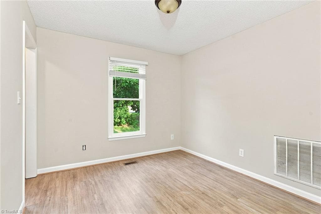 Stick/Site Built at 205 Lorraine Drive, Winston-Salem NC 27107, Winston-Salem, photo 10 of 22