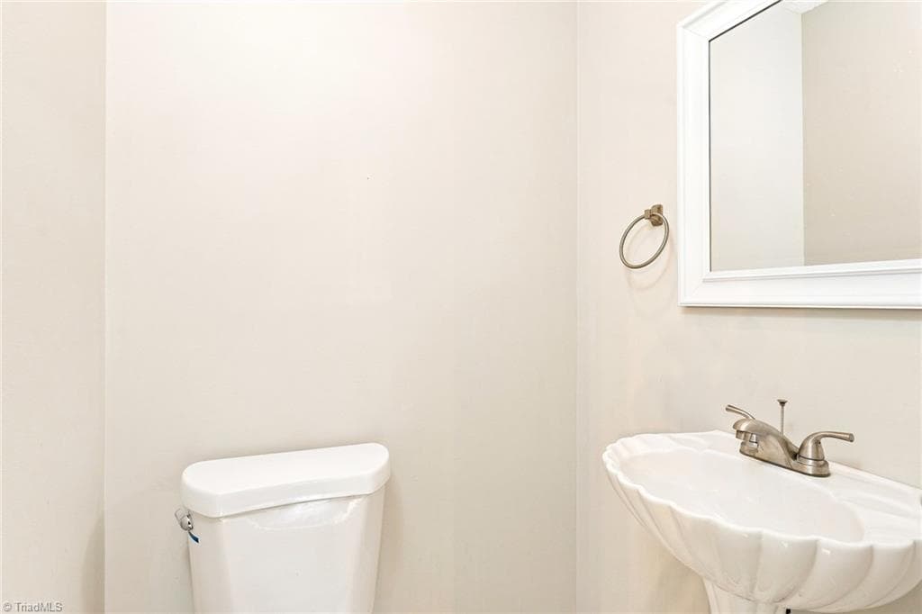 Stick/Site Built at 205 Lorraine Drive, Winston-Salem NC 27107, Winston-Salem, photo 15 of 22