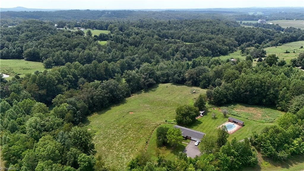 4285 W Pine Street, Mount Airy NC 27030