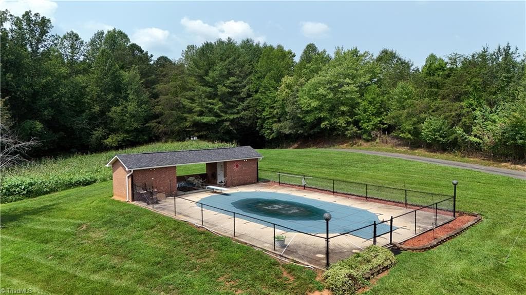 Retail at 4285 W Pine Street, Mount Airy NC 27030, photo 24 of 26