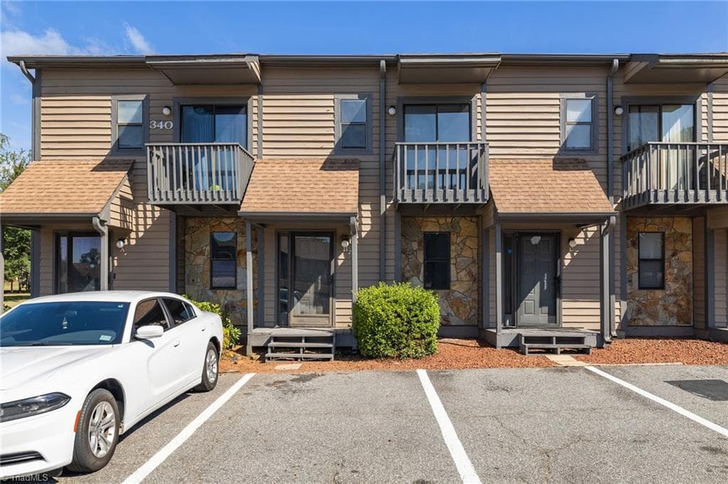 Stick/Site Built at 340 Vista Circle, Winston-Salem NC 27106, Winston-Salem, photo 3 of 70