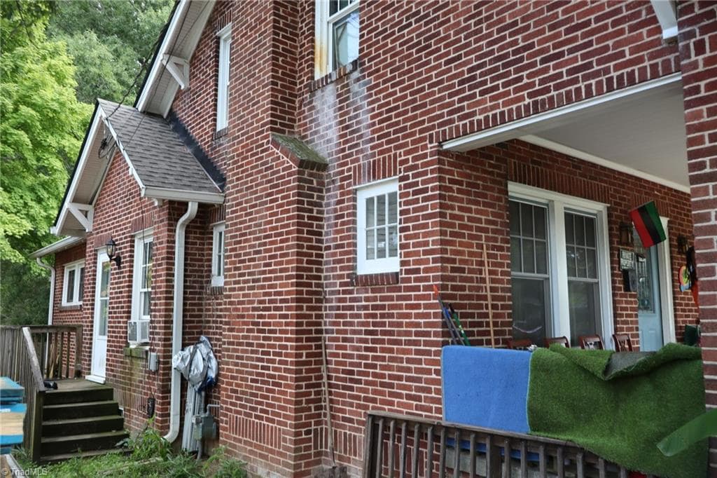 Stick/Site Built at 1407 Lexington Avenue, Greensboro NC 27403, photo 4 of 6