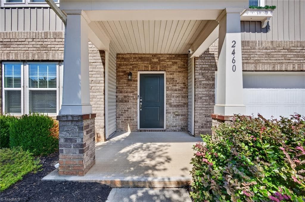 Stick/Site Built at 2460 Dog Leg Drive, Winston-Salem NC 27103, Winston-Salem, photo 2 of 36