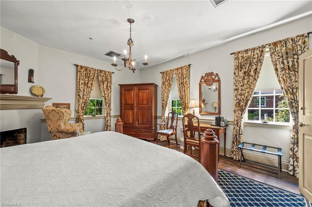 Remarks at 803 S Main Street, Winston-Salem NC 27101, Winston-Salem, photo 29 of 78