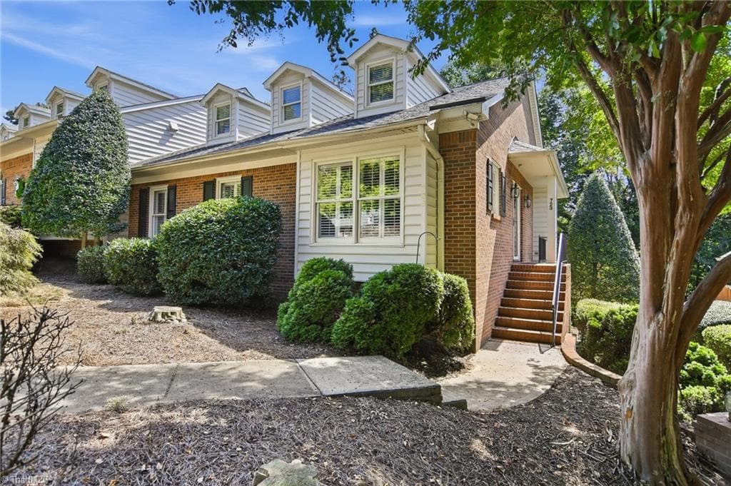 723 Polo Oaks Drive, Winston-Salem NC 27106