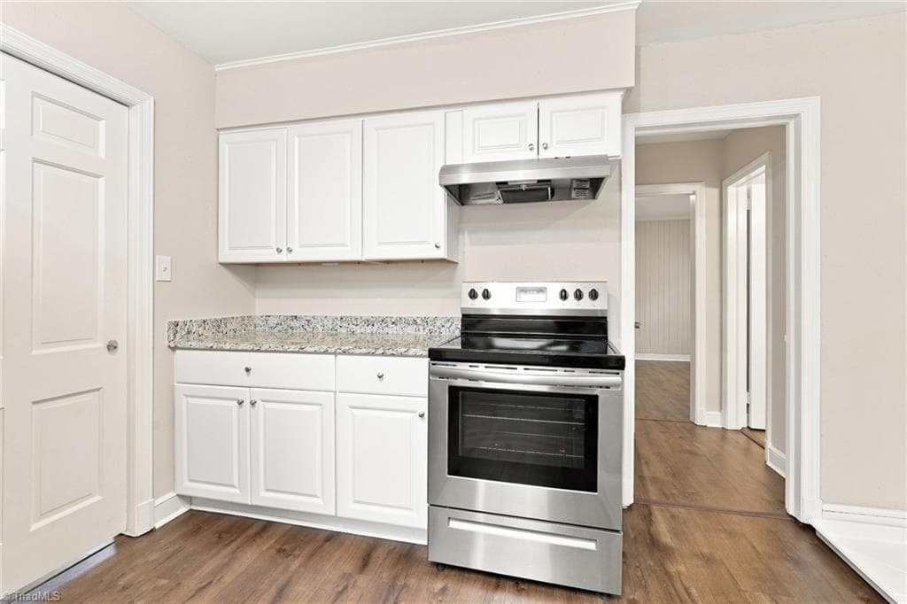 Stick/Site Built at 3816 Kirby Drive, Greensboro NC 27403, photo 6 of 21
