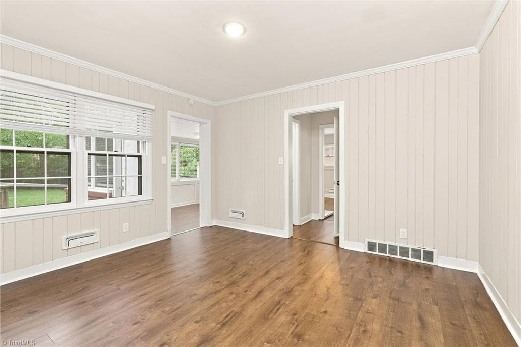 Stick/Site Built at 3816 Kirby Drive, Greensboro NC 27403, photo 3 of 21