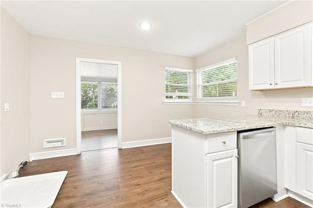Stick/Site Built at 3816 Kirby Drive, Greensboro NC 27403, photo 4 of 21