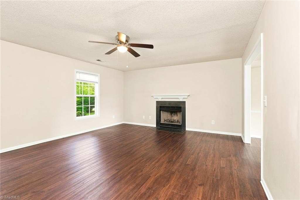 Stick/Site Built at 1495 Fiddlers Knoll Drive, Kernersville NC 27284, photo 2 of 22