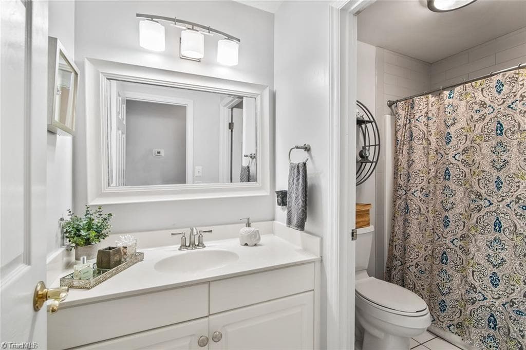 Stick/Site Built at 1409 Wisteria Court, High Point NC 27265, photo 21 of 28