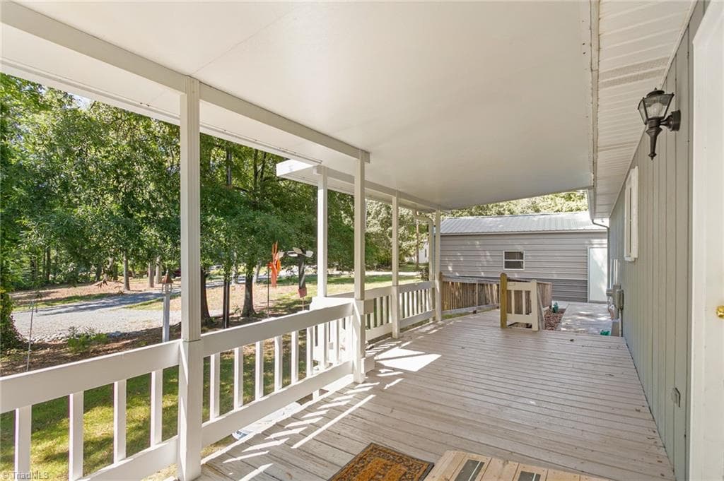 Stick/Site Built at 914 Ferndale Drive, Thomasville NC 27360, photo 27 of 33