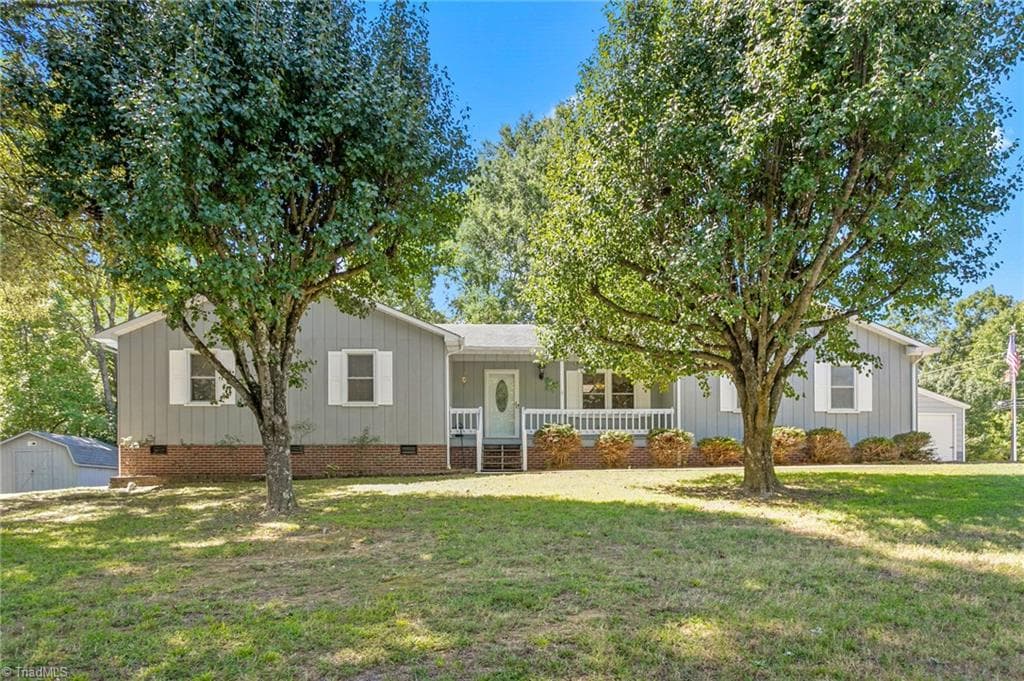 914 Ferndale Drive, Thomasville NC 27360