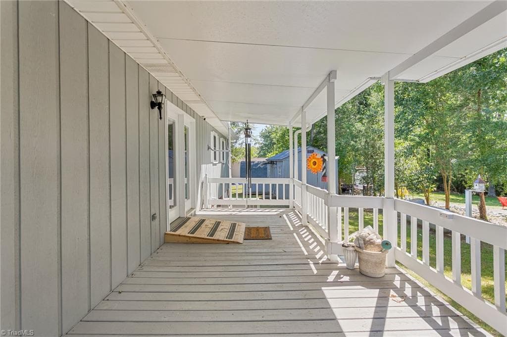 Stick/Site Built at 914 Ferndale Drive, Thomasville NC 27360, photo 28 of 33