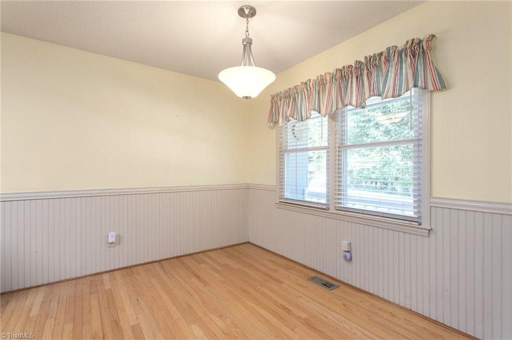 Stick/Site Built at 914 Ferndale Drive, Thomasville NC 27360, photo 10 of 33