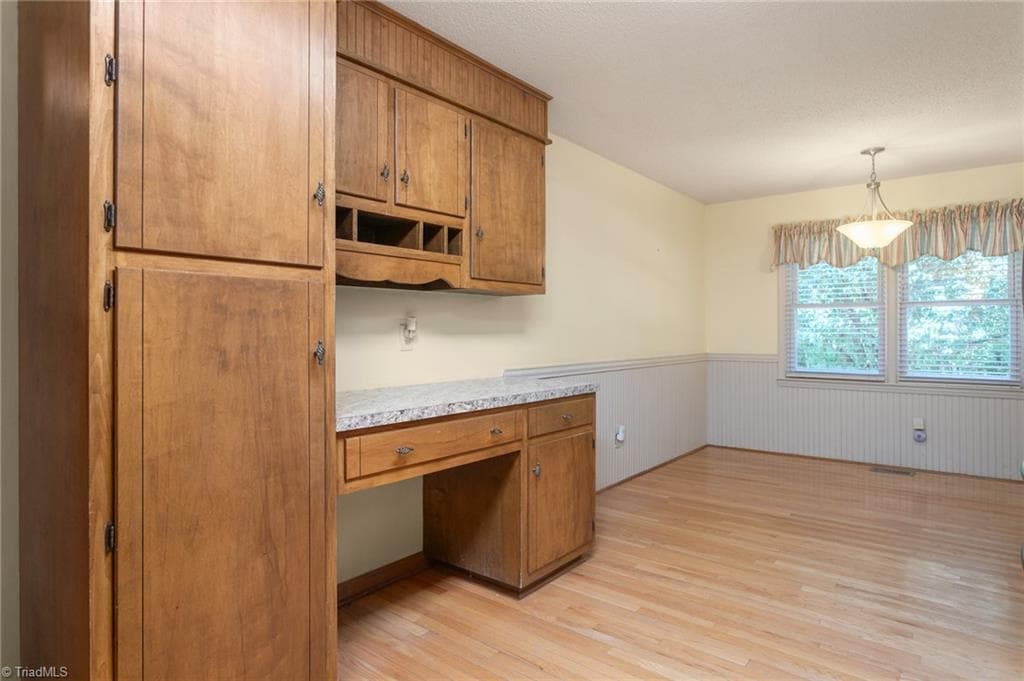Stick/Site Built at 914 Ferndale Drive, Thomasville NC 27360, photo 15 of 33