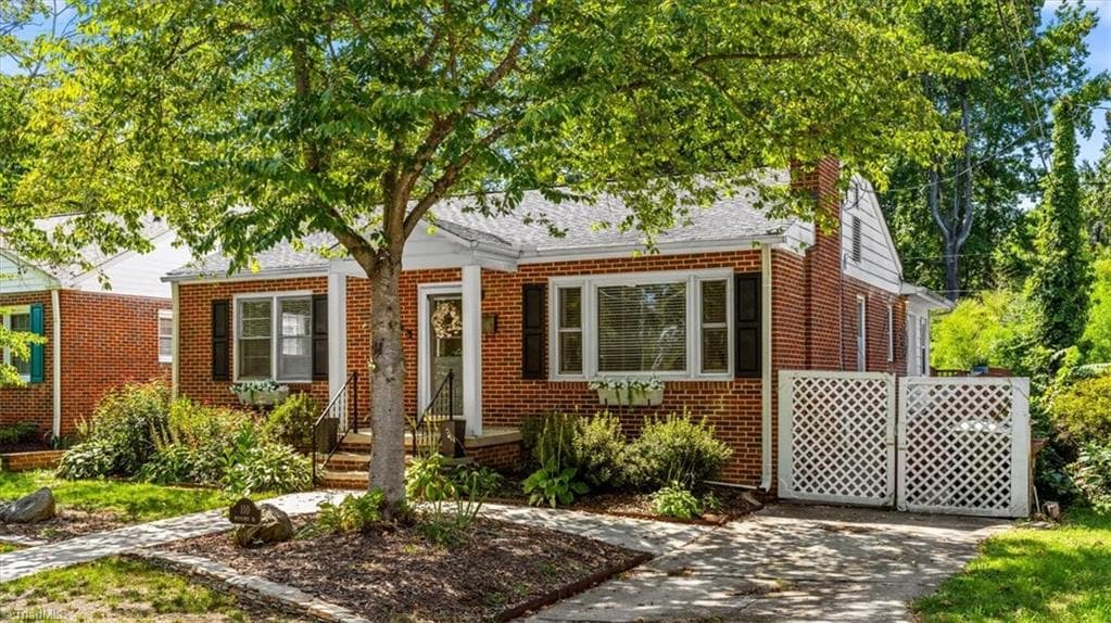 Stick/Site Built at 110 Mayflower Drive, Greensboro NC 27403, photo 2 of 49