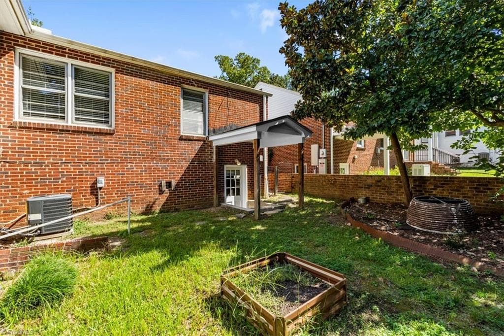 Stick/Site Built at 110 Mayflower Drive, Greensboro NC 27403, photo 45 of 49