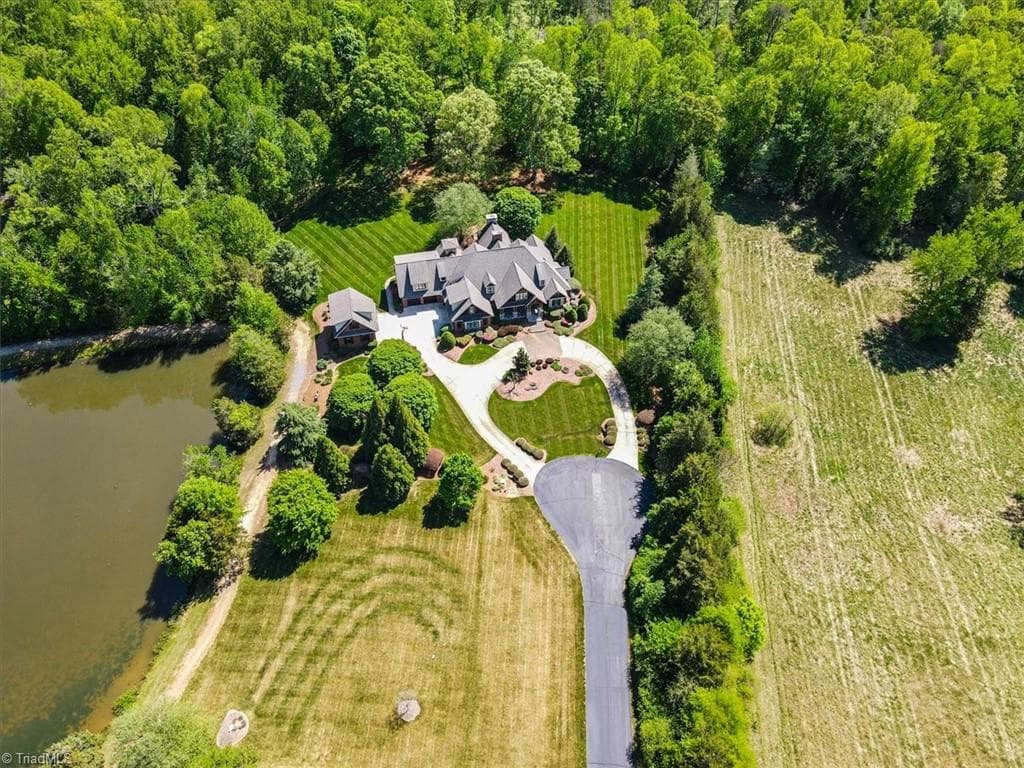5787 Meadow Pond Court, Summerfield NC 27358