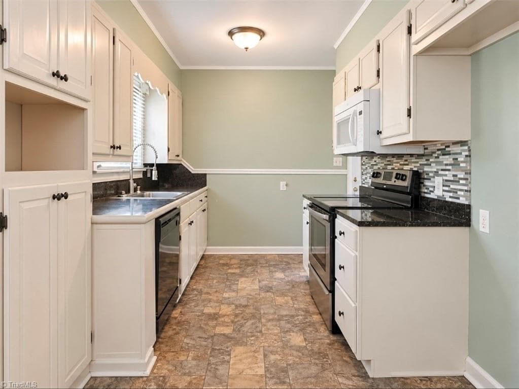 Stick/Site Built at 1013 Frank Street, Mount Airy NC 27030, Mount Airy, photo 3 of 44