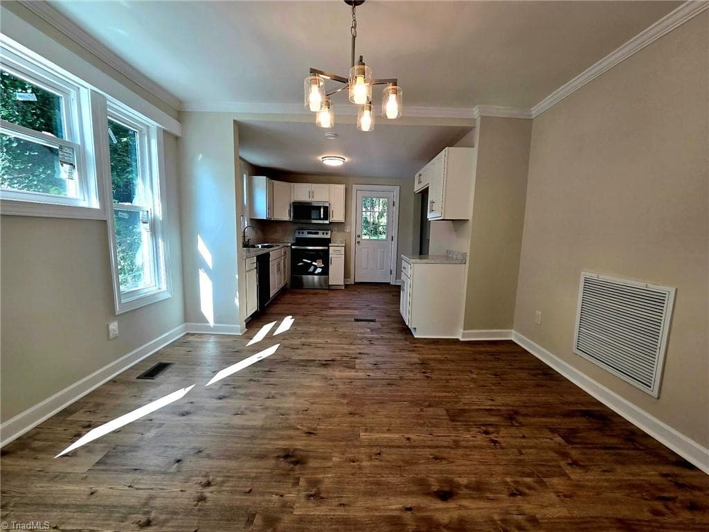 Stick/Site Built at 910 Dillard Street, Greensboro NC 27403, photo 7 of 27