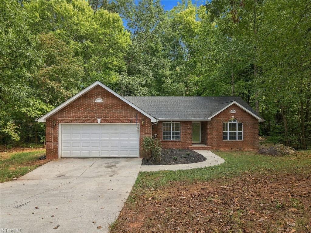 Stick/Site Built at 3122 Creekridge Drive, Asheboro NC 27205, Asheboro, photo 3 of 56