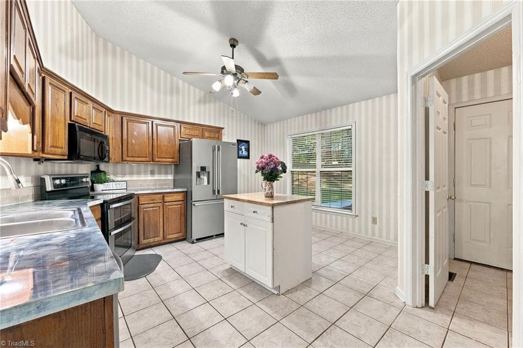 Stick/Site Built at 3122 Creekridge Drive, Asheboro NC 27205, Asheboro, photo 13 of 56