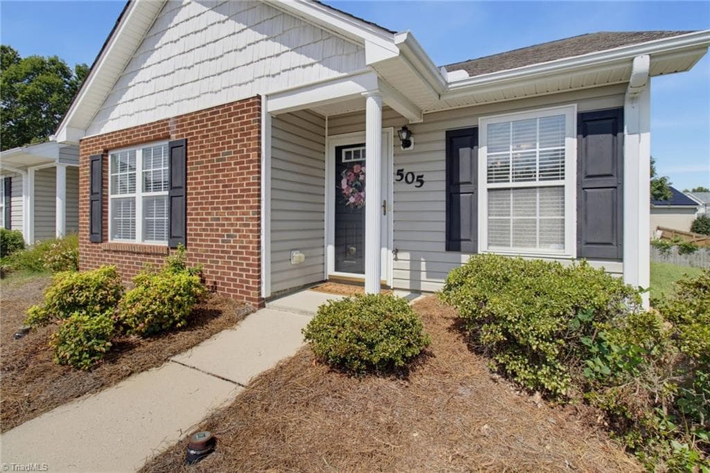 Stick/Site Built at 505 Carrington Lane, Thomasville NC 27360, photo 2 of 29