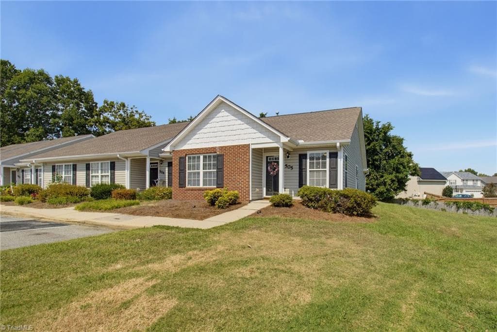 505 Carrington Lane, Thomasville NC 27360