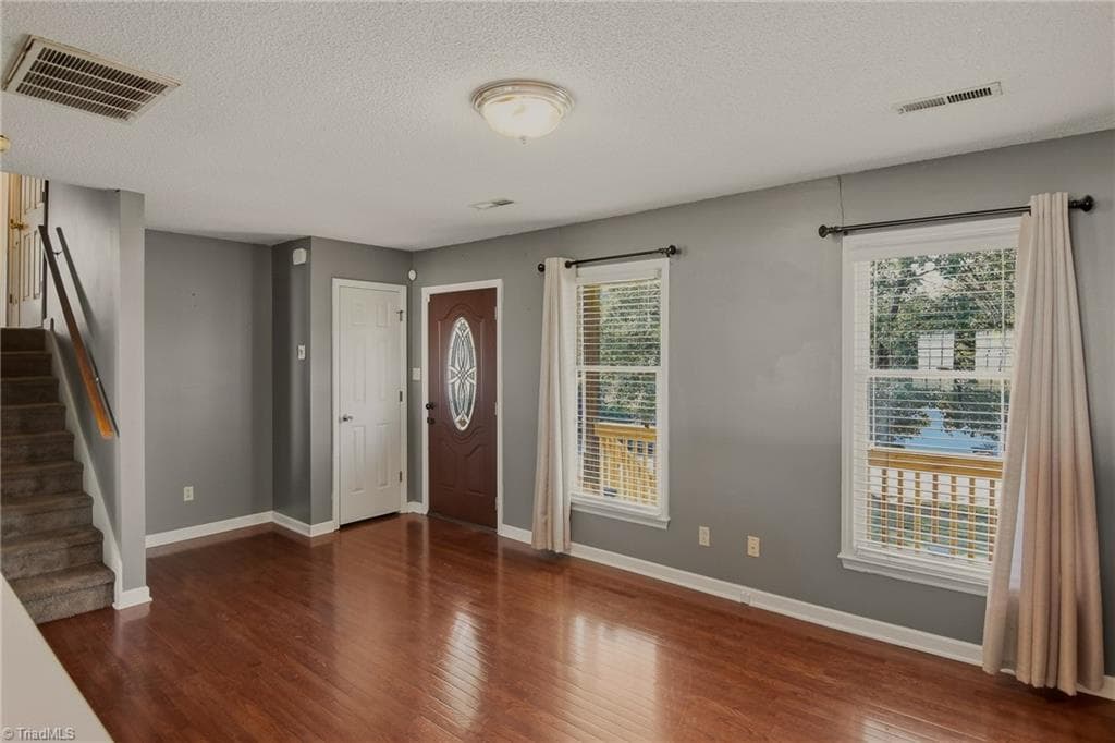 Stick/Site Built at 3709 Signet Drive, Winston-Salem NC 27101, Winston-Salem, photo 5 of 30