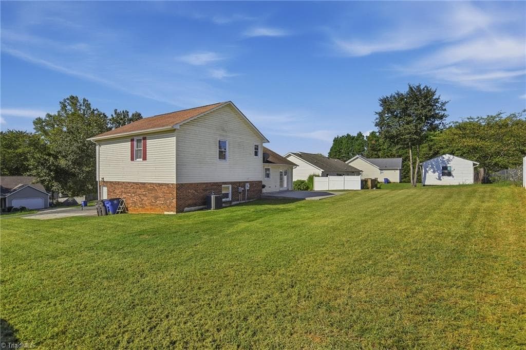 Stick/Site Built at 3709 Signet Drive, Winston-Salem NC 27101, Winston-Salem, photo 24 of 30