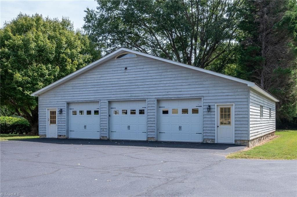 691 Salisbury Street, Mocksville NC 27028