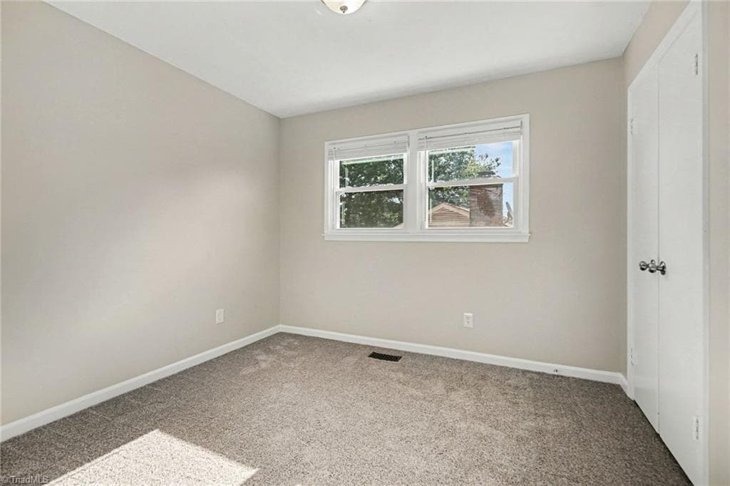 Stick/Site Built at 203 Cheltenham Drive, Winston-Salem NC 27103, Winston-Salem, photo 11 of 17