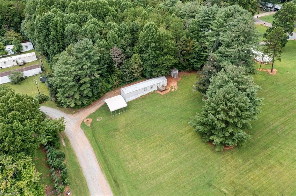 Manufactured Home at 7410 Olin Road, Pfafftown NC 27040, photo 3 of 32